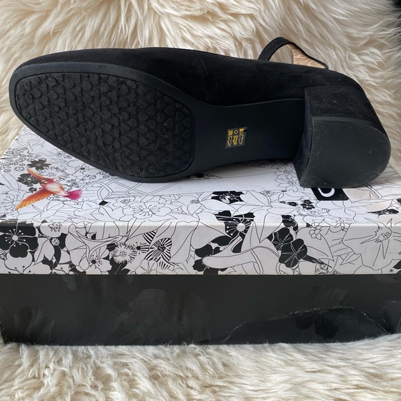 Black Heels - Picture 3 of 4